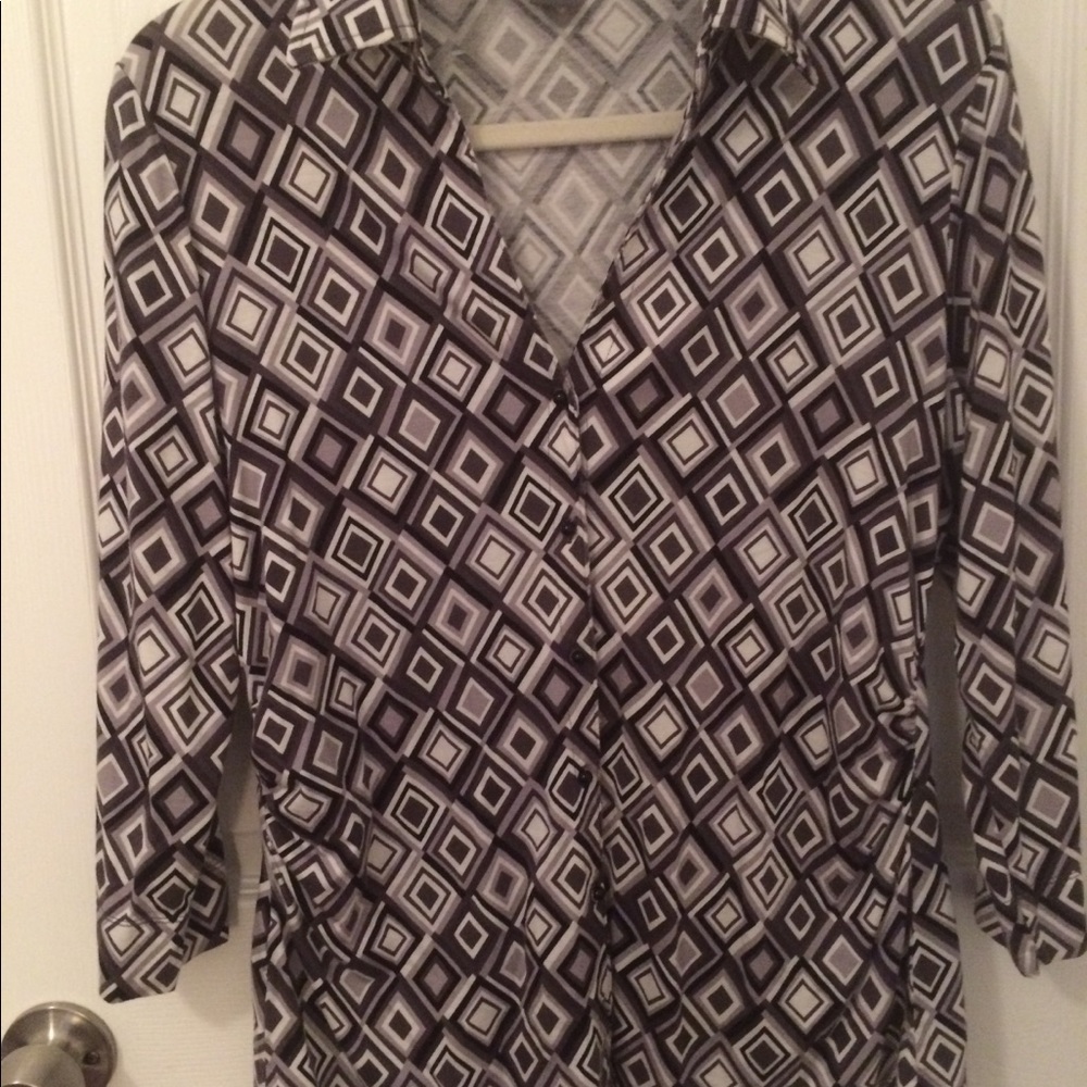 🌷5 for $25 Ann Taylor Geometric Pattern Shirt